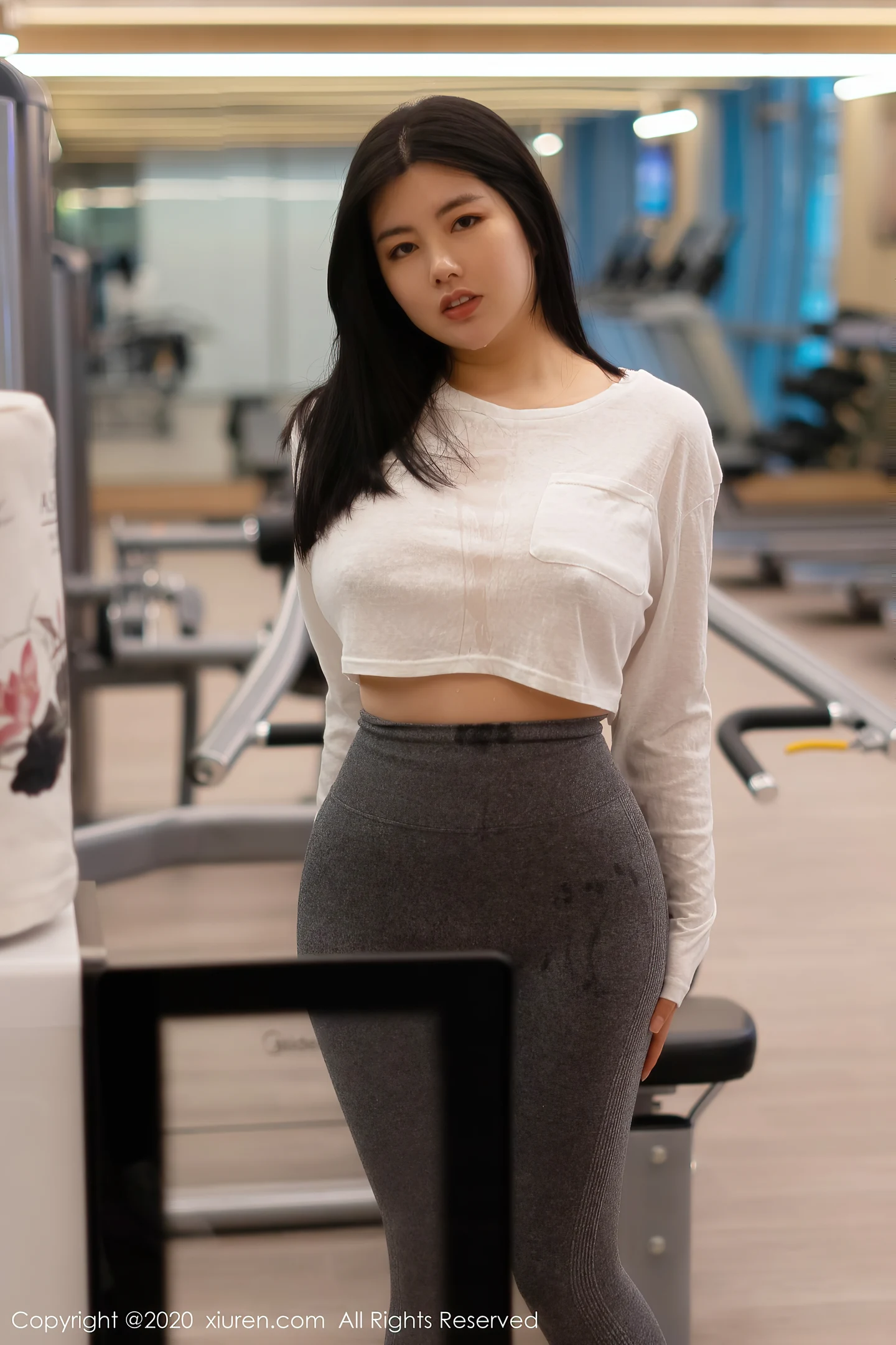 [XiuRen秀人网]No.2863_女神娜露Selena健身房性感紧身衣秀凹凸身材丰乳肥臀诱惑写真50P-秀人网 - XiuRen.Xyz